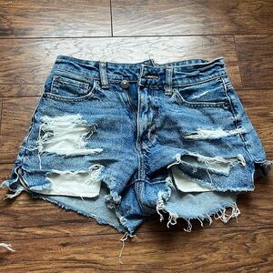 Crossover button waistline, size 00, strigid mom shorts